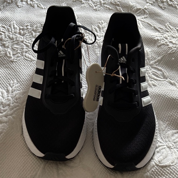 Adidas Classic Black and White Running Shoes - Picture 1 of 8